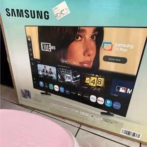 Samsung 4K Ultra HD Smart TV with Streaming Apps